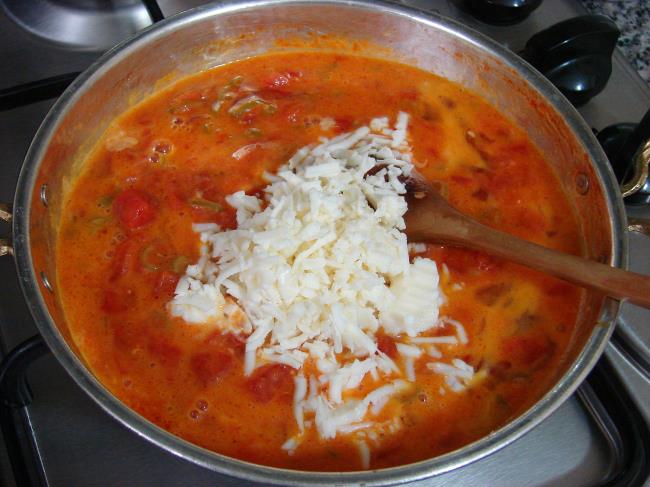 Peynirli Menemen - Yapılışı (8/12) 