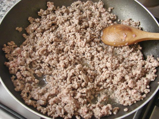 Salça Soslu Kıymalı Makarna - Yapılışı (3/12) 