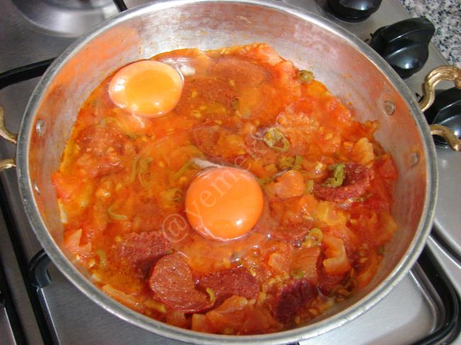 Sucuklu Menemen - Yapılışı (7/12) 