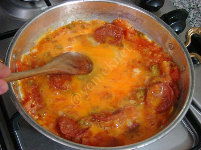 Sucuklu Menemen - Yapılışı (8/12) 