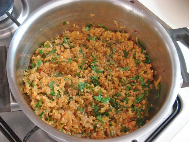 Bulgurlu Yaprak Sarma - Yapılışı (9/20) 