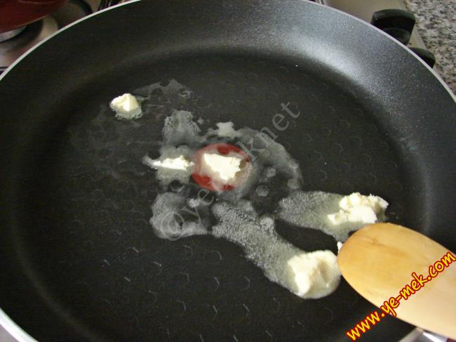 Hazır Yufkadan Tavada Tereyağlı Fıstıklı Katmer - Yapılışı (11/20) 