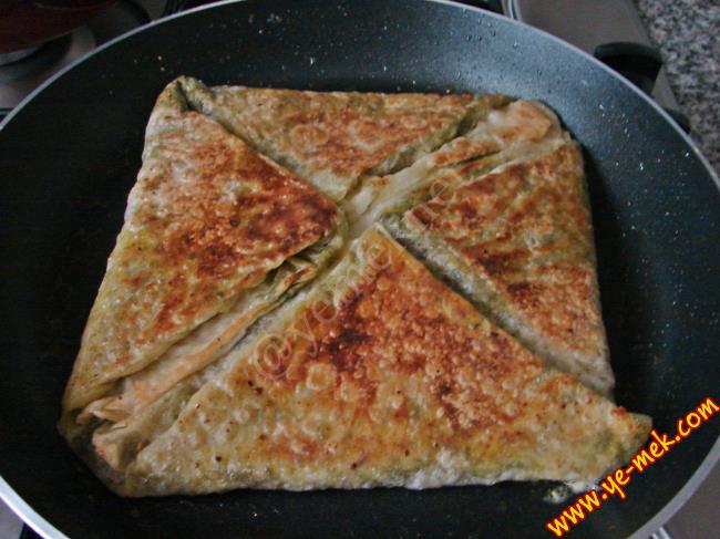 Hazır Yufkadan Tavada Tereyağlı Fıstıklı Katmer - Yapılışı (13/20) 