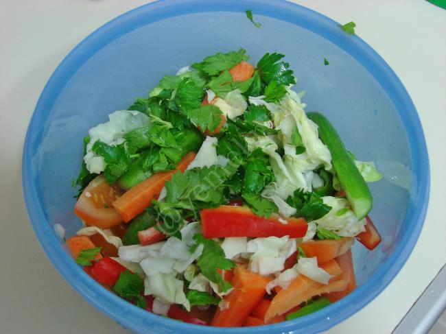 Karışık Doğrama Sebze Turşusu - Yapılışı (3/12) 