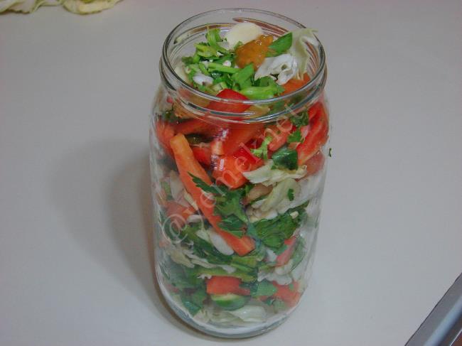 Karışık Doğrama Sebze Turşusu - Yapılışı (4/12) 