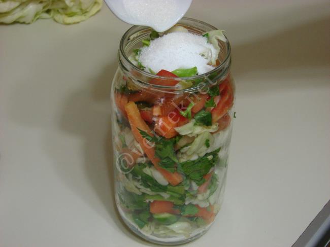 Karışık Doğrama Sebze Turşusu - Yapılışı (5/12) 