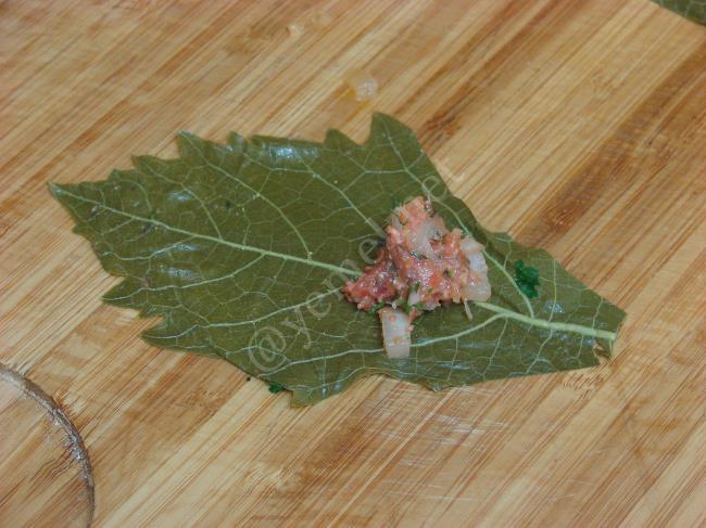 Etli Yaprak Sarması - Yapılışı (7/16) 