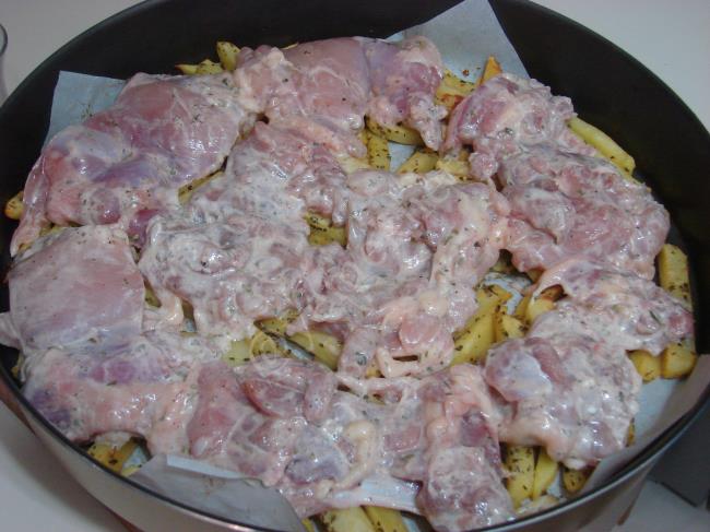 Fırında Patatesli Tavuk İncik - Yapılışı (11/16) 