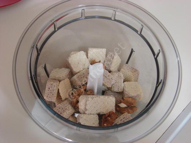 Gofretli Muhallebi Tatlısı - Yapılışı (2/12) 