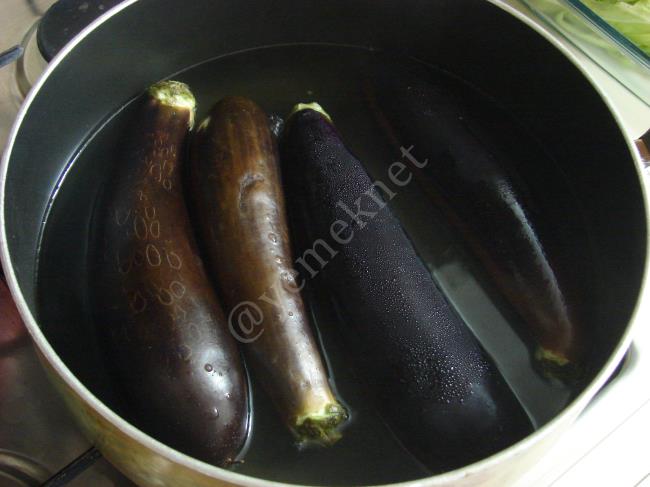 İçi Doldurulmuş Patlıcan Turşusu - Yapılışı (3/24) 