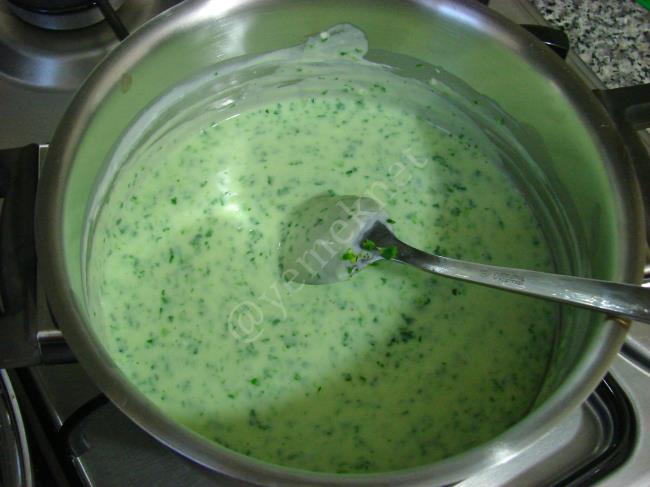 Ispanak Beğendili Köfte - Yapılışı (7/16) 