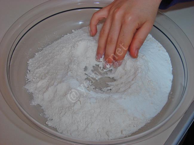 Krem Şantili Poğaça - Yapılışı (2/16) 