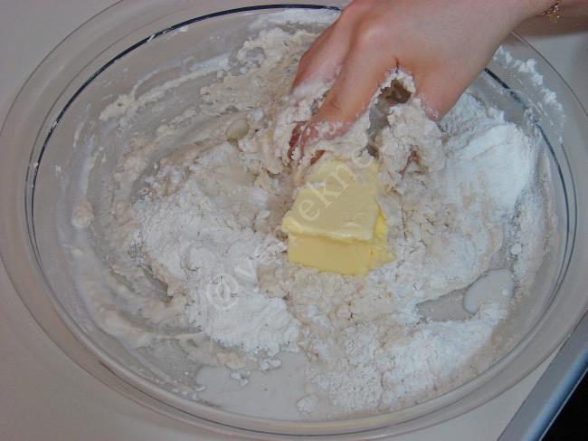 Krem Şantili Poğaça - Yapılışı (6/16) 