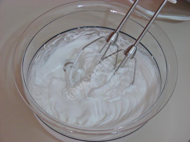 Kupta Dankekli Muzlu Kolay Pasta - Yapılışı (3/12) 