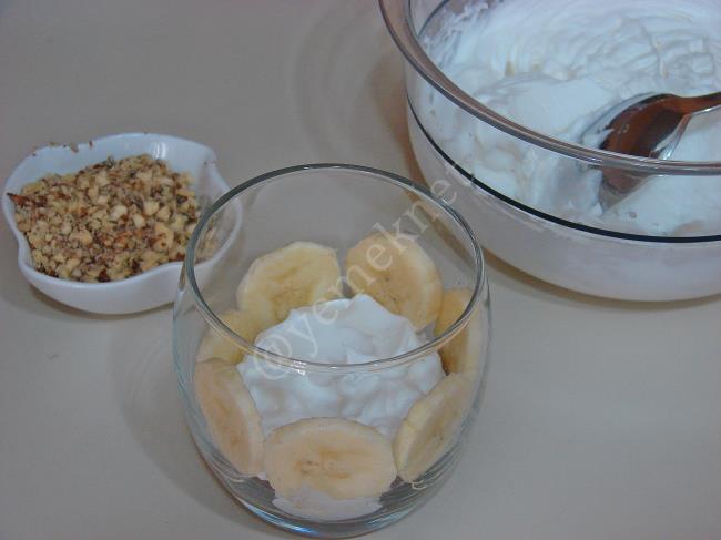 Kupta Dankekli Muzlu Kolay Pasta - Yapılışı (6/12) 