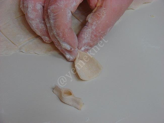 Sıkma Mantı - Yapılışı (12/20) 