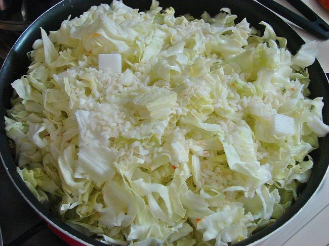 Sucuklu Kapuska Yemeği - Yapılışı (9/12) 