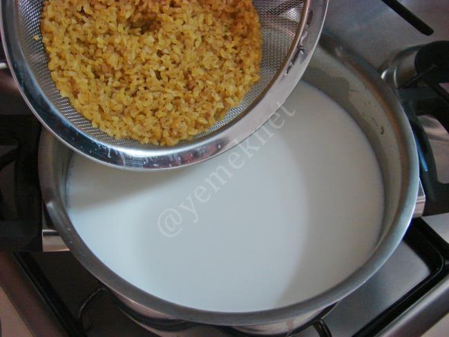 Sütlü Bulgur Çorbası - Yapılışı (3/12) 