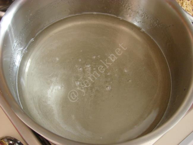 Yer Fıstıklı İrmik Helvası - Yapılışı (7/16) 