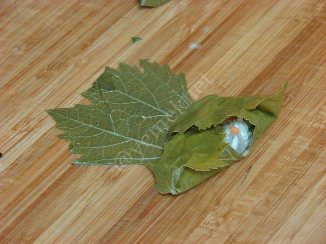 Kırmızı Mercimekli Yaprak Sarması - Yapılışı (9/16) 