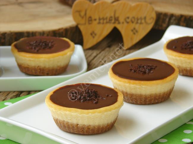 Çikolatalı Mini Çiz Kek (Cheesecake) Tarifi (Resimli Anlatım) Yemek