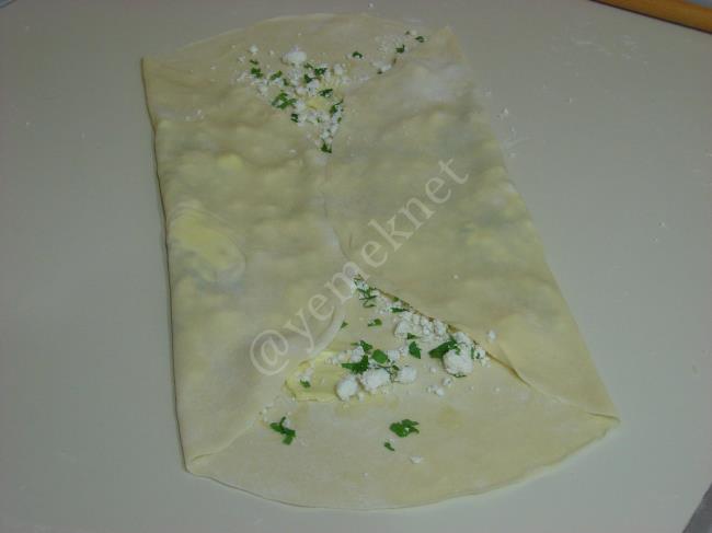 El Açması Peynirli Maydanozlu Gözleme - Yapılışı (11/16) 