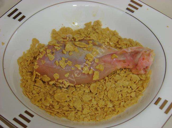 Fırında Mısır Gevrekli Tavuk Baget - Yapılışı (7/12) 