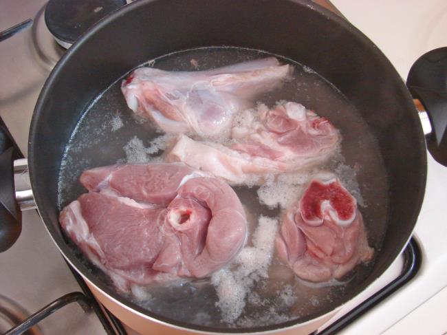 Fırında Patatesli Et Yemeği - Yapılışı (2/12) 