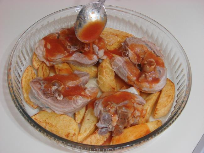 Fırında Patatesli Et Yemeği - Yapılışı (7/12) 