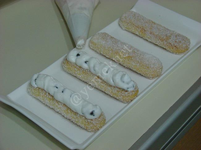 Hindistan Cevizli Kedi Dili Ekler Pasta - Yapılışı (5/12) 