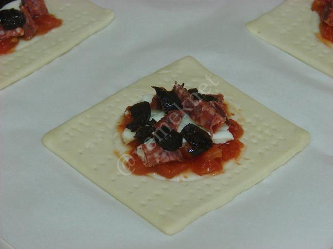 Karışık Milföy Pizza - Yapılışı (7/12) 