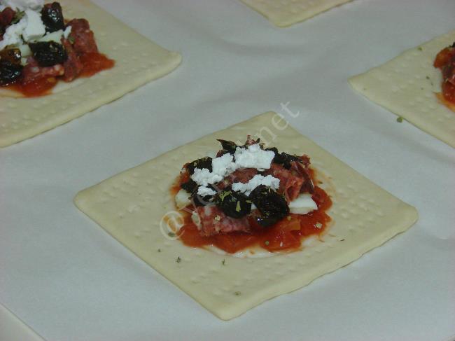 Karışık Milföy Pizza - Yapılışı (8/12) 