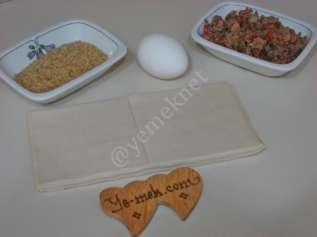 Kıymalı Milföy Poğaça - Yapılışı (1/12) 