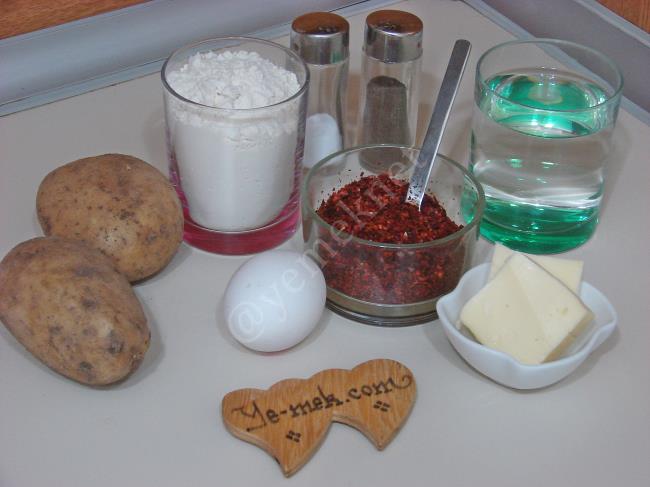 Patatesli Kaşarlı Gözleme (Acılı) - Yapılışı (1/20) 