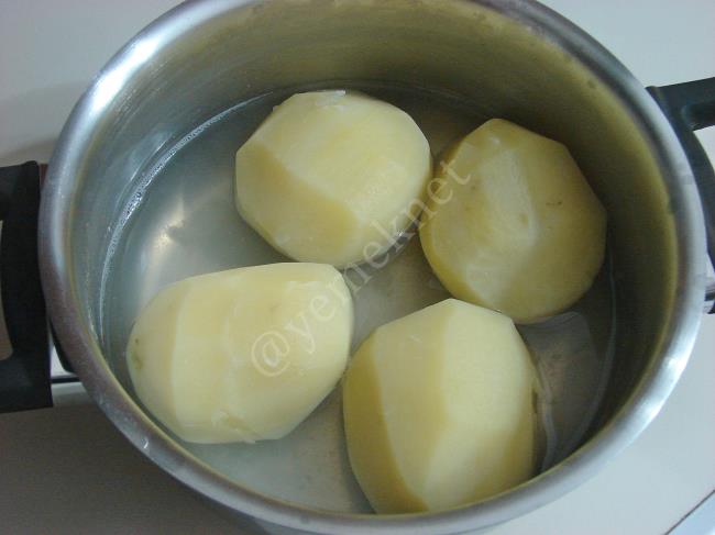 Patatesli Kaşarlı Gözleme (Acılı) - Yapılışı (8/20) 