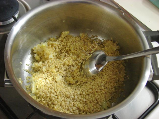Sade Bulgur Pilavı - Yapılışı (4/12) 