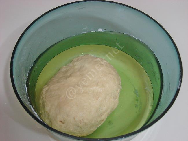 El Açması Lorlu Kırma Böreği - Yapılışı (4/24) 