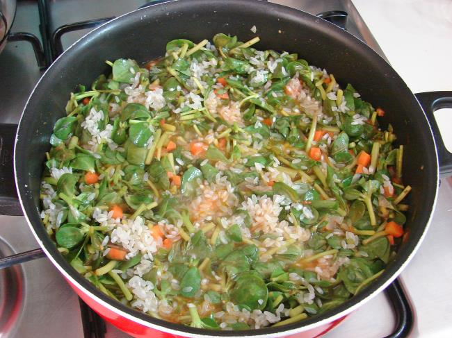 Havuçlu Semizotu Yemeği - Yapılışı (6/8) 