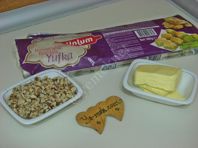 Baklavalık Yufkadan Cevizli Sarma Baklava - Yapılışı (1/16) 