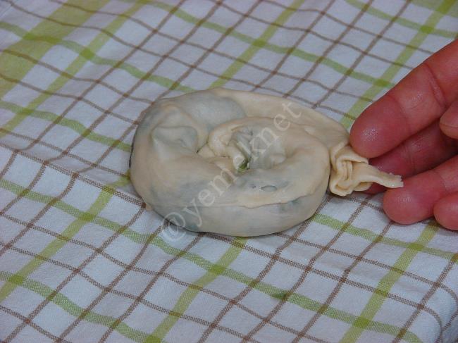 Ispanaklı Çarşaf Böreği - Yapılışı (11/16) 