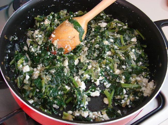 Ispanaklı Çarşaf Böreği - Yapılışı (3/16) 