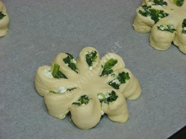 Ispanaklı Çiçek Poğaça - Yapılışı (14/20) 