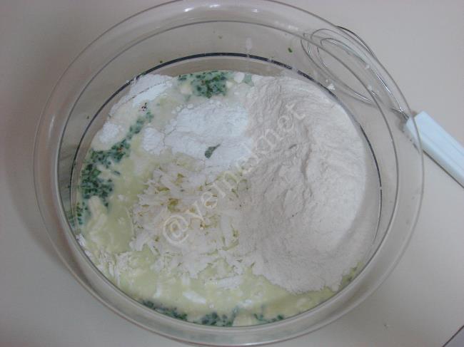 Ispanaklı Peynirli Kahvaltılık Pofuduk Pankek - Yapılışı (7/12) 