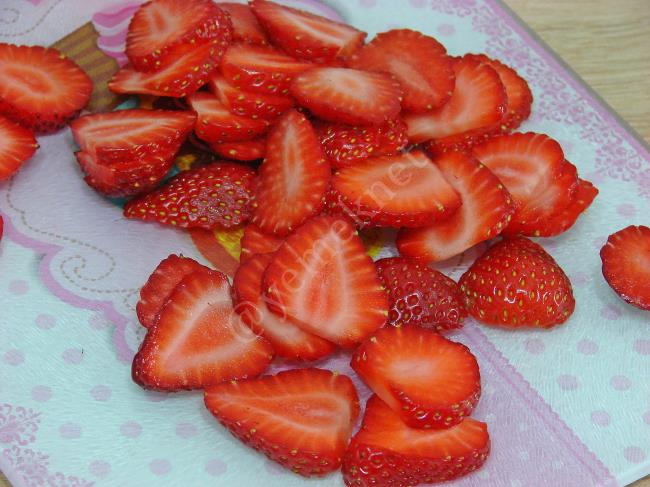 Kremalı Çilekli Tart - Yapılışı (10/20) 