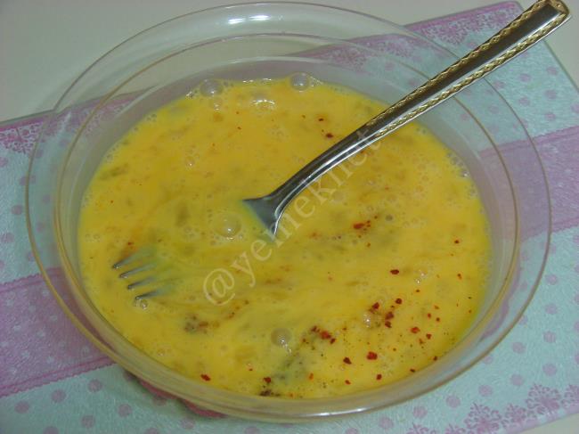 Pırasalı Omlet - Yapılışı (3/8) 
