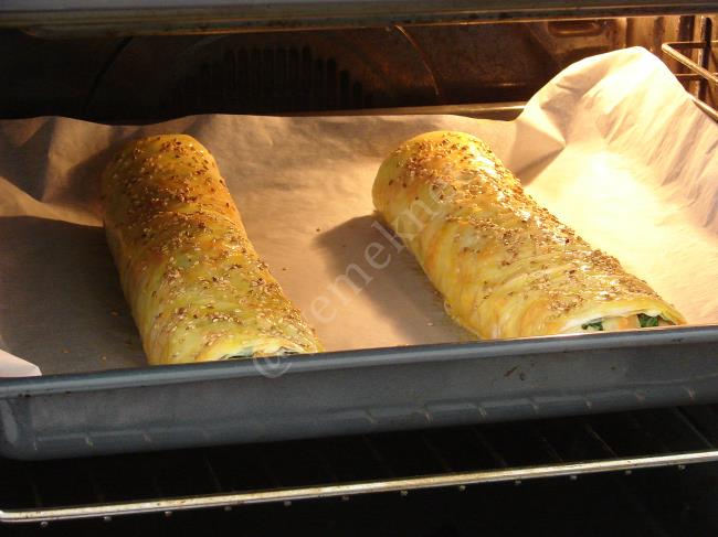 Üç Renkli Sebzeli Börek - Yapılışı (12/16) 