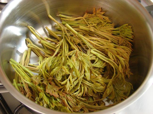 Çitlembik Salatası - Yapılışı (2/8) 