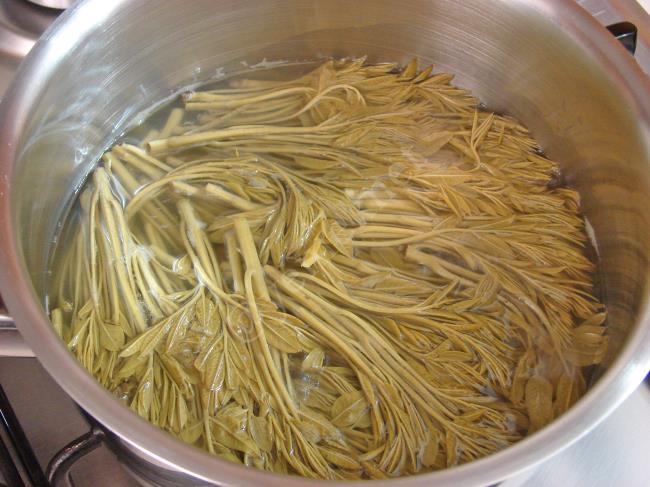 Çitlembik Salatası - Yapılışı (4/8) 