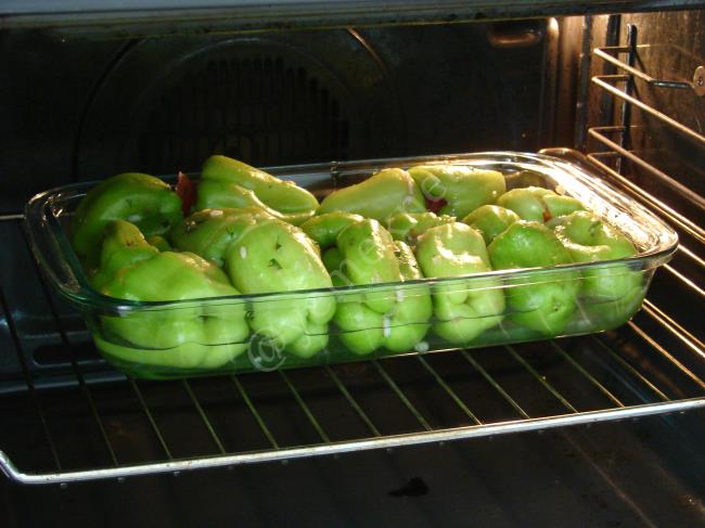 Fırında Zeytinyağlı Biber Dolması - Yapılışı (12/16) 