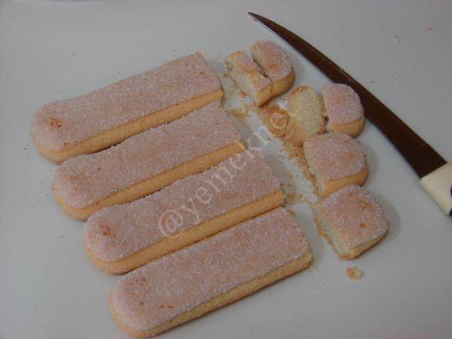 Kedi Dilli Tiramisu Pasta Nasıl Yapılır? (6/16) Resimli Yemek Tarifleri